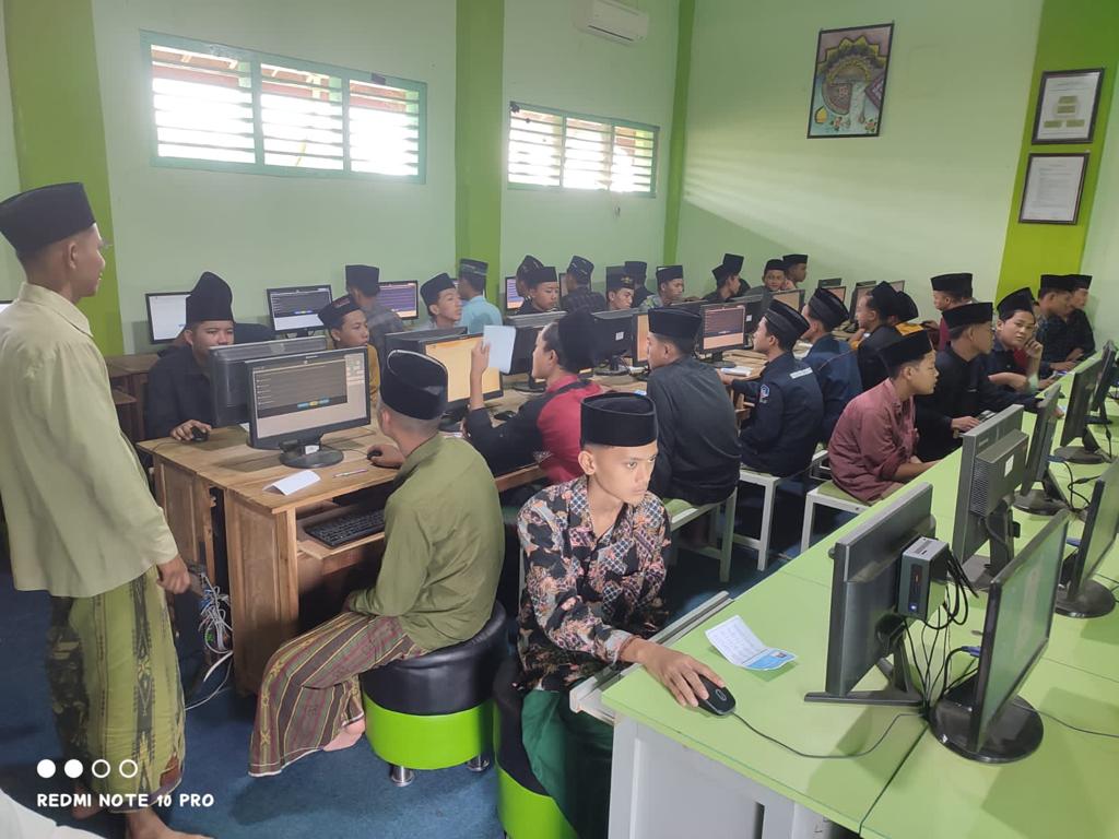 Madrasah Aliyah Mambaul Ulum Baata-Bata Menyelenggarakan Penilaian Akhir Semester PAS Berbasis Komputer untuk Semester Ganjil Tahun Pelajaran 2023-2024